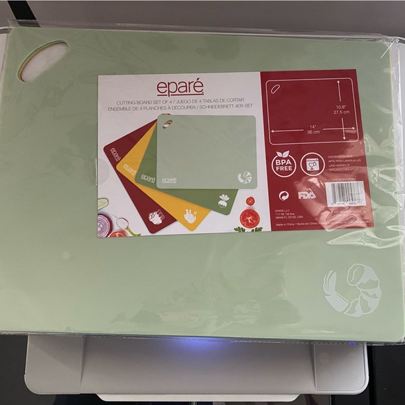 Epare 4-Pc. Color-Coded Cutting Board Set - NEW IN PACKAGE - Picture 6 of 8